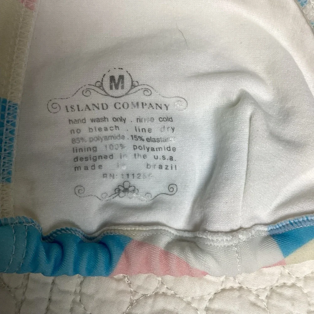Island‎ Company Bikini Top Women’s Size Medium Pink Blue Ivory Geometric Pattern